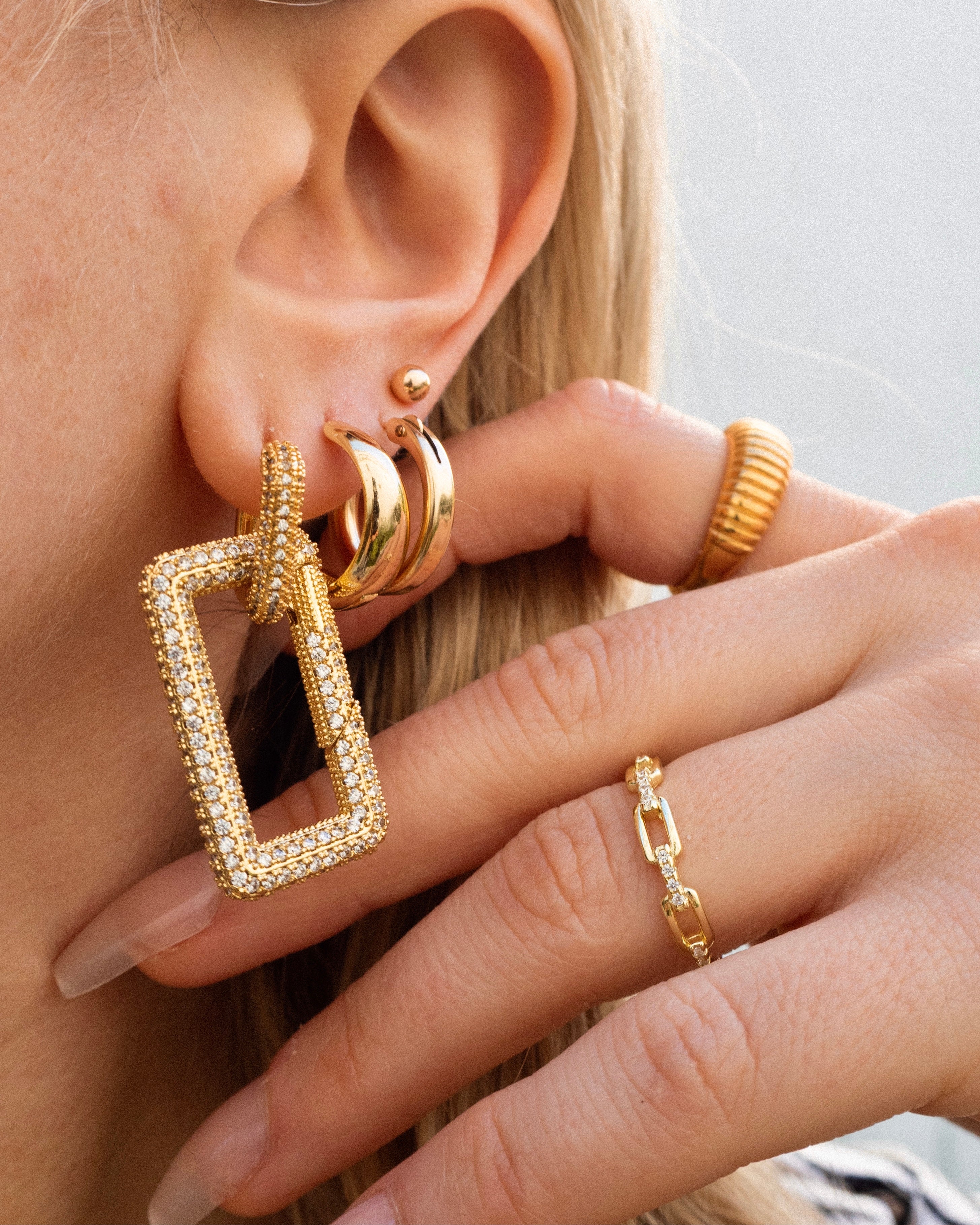 STATEMENT EARRINGS