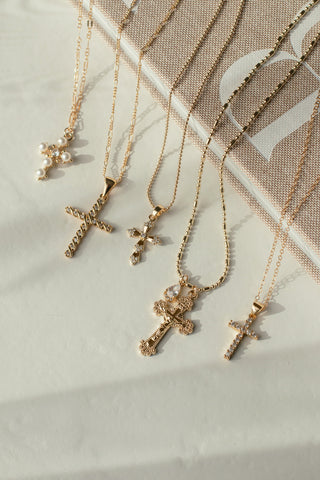 EVERYDAY CROSS NECKLACE