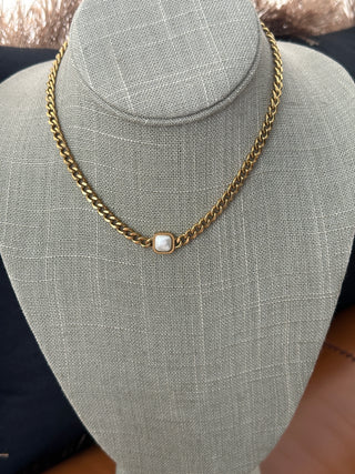 VINTAGE PEARL NECKLACE