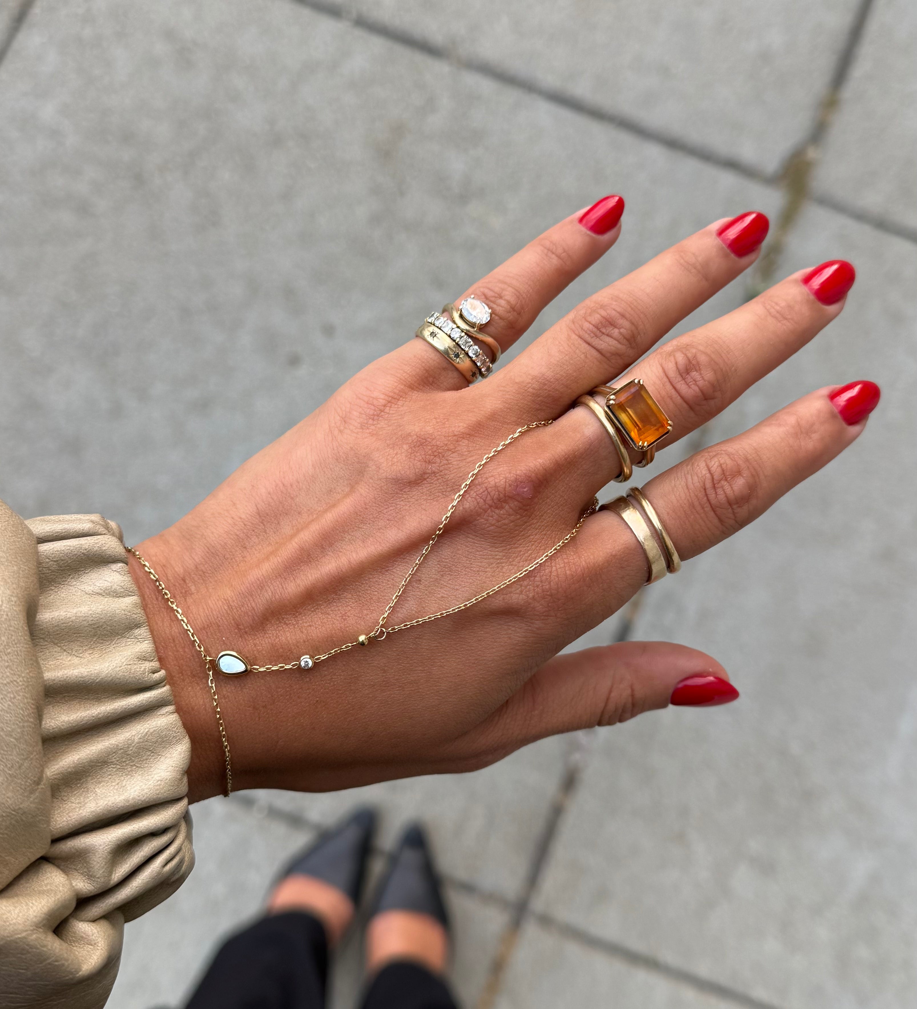MOTHER OF PEARL HAND CHAIN
