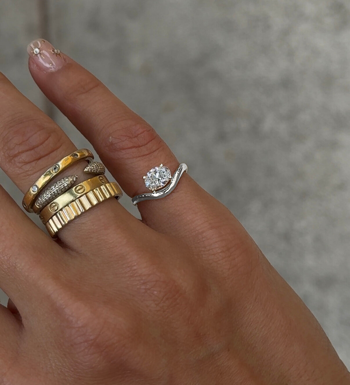 SOLITAIRE WAVE PINKY RING