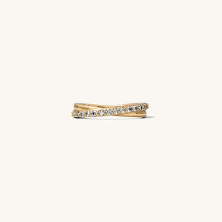 PAVÉ INTERTWINED RING