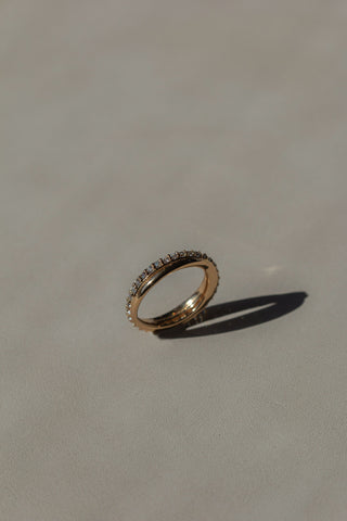 PAVÉ INTERTWINED RING