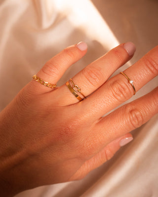 LOVE ME KNOT RING